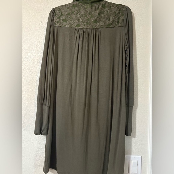 Very pretty mossy green embroidered long sleeve dress. V neck with tie bow. - Picture 6 of 14